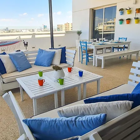 Penthouse Apartment *